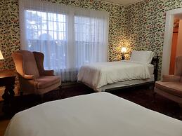 Harbourside Inn