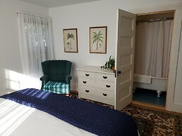 Harbourside Inn