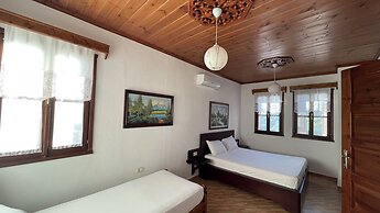 Denis Guest House