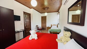 Denis Guest House
