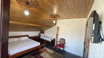 Denis Guest House