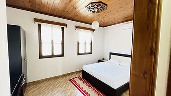 Denis Guest House