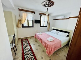 Denis Guest House