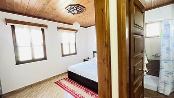 Denis Guest House