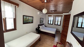 Denis Guest House
