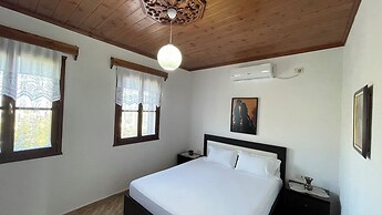 Denis Guest House