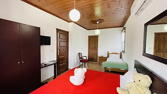 Denis Guest House