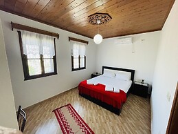Denis Guest House