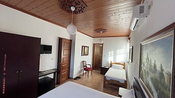 Denis Guest House