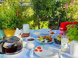 Denis Guest House