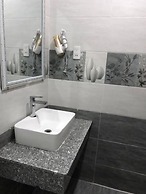 Phi Long Hotel