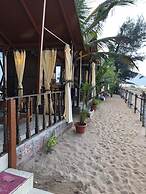 Madhu Beach Huts