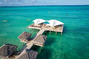 Blue Moon Resort