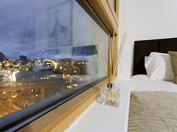 Live in Leeds Sky Penthouse