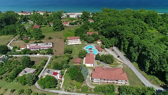 Sintrivanis Beach Resort