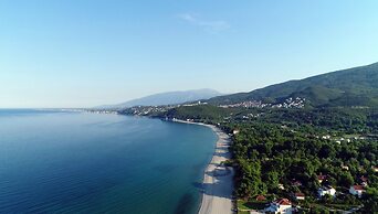 Sintrivanis Beach Resort