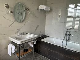 Manor House Lindley