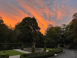 Manor House Lindley