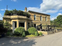 Manor House Lindley
