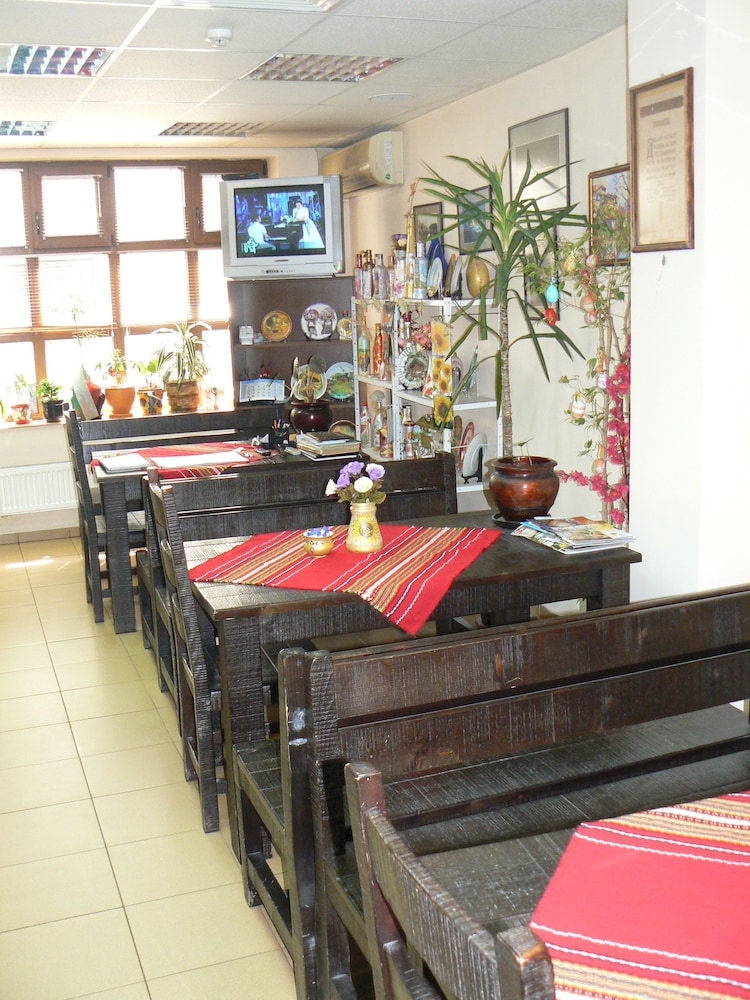 Hotel Varusha
