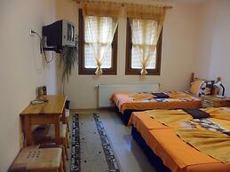 Hotel Varusha