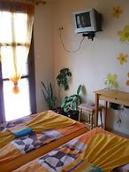 Hotel Varusha