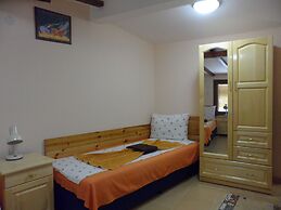 Hotel Varusha