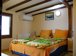 Hotel Varusha