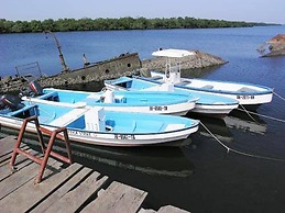 Africa Strike Lodge