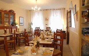 Hôtel Henri IV