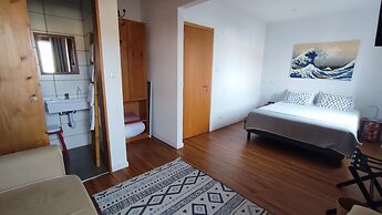 Porto Pim Guest House