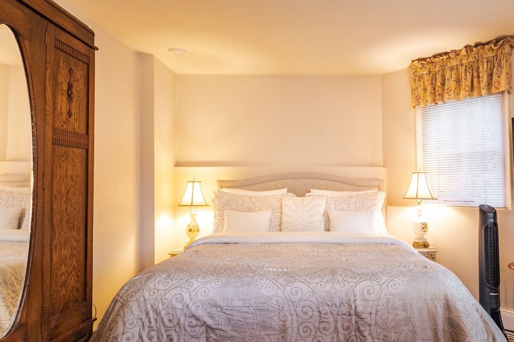Amethyst Inn at Regents Park