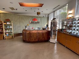 Zhida Craft Service Guest House