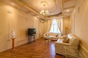 Lakshmi Apartment Great Classic