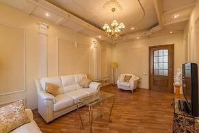 Lakshmi Apartment Great Classic