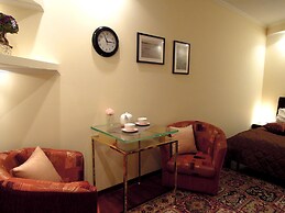 Lakshmi Apartment Ostozhenka