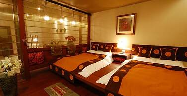 March Three Inn