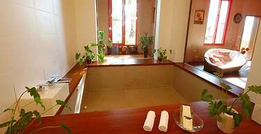 March Three Inn