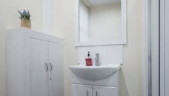 Cargo Cafe Apartments