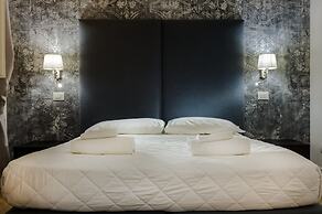 Daphne Guest Hause