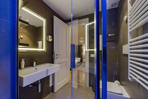 Daphne Guest Hause