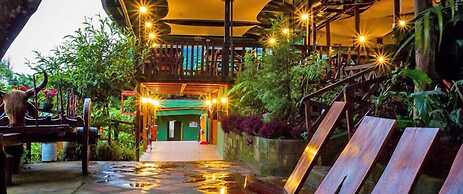 Paso Del Alaska Resort