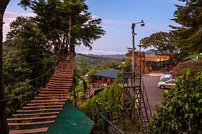 Paso Del Alaska Resort