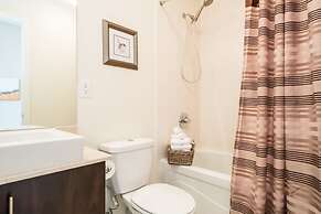 QuickStay - Premium 2bdrm Downtown Condo
