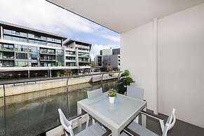 Accommodate Canberra - Lakefront