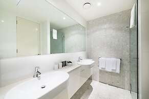 Accommodate Canberra - Lakefront