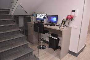 8 Room Hotel