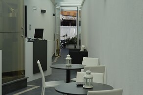 8 Room Hotel