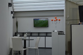 8 Room Hotel