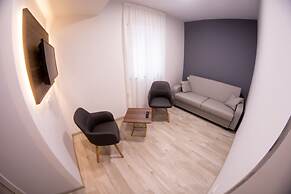 8 Room Hotel
